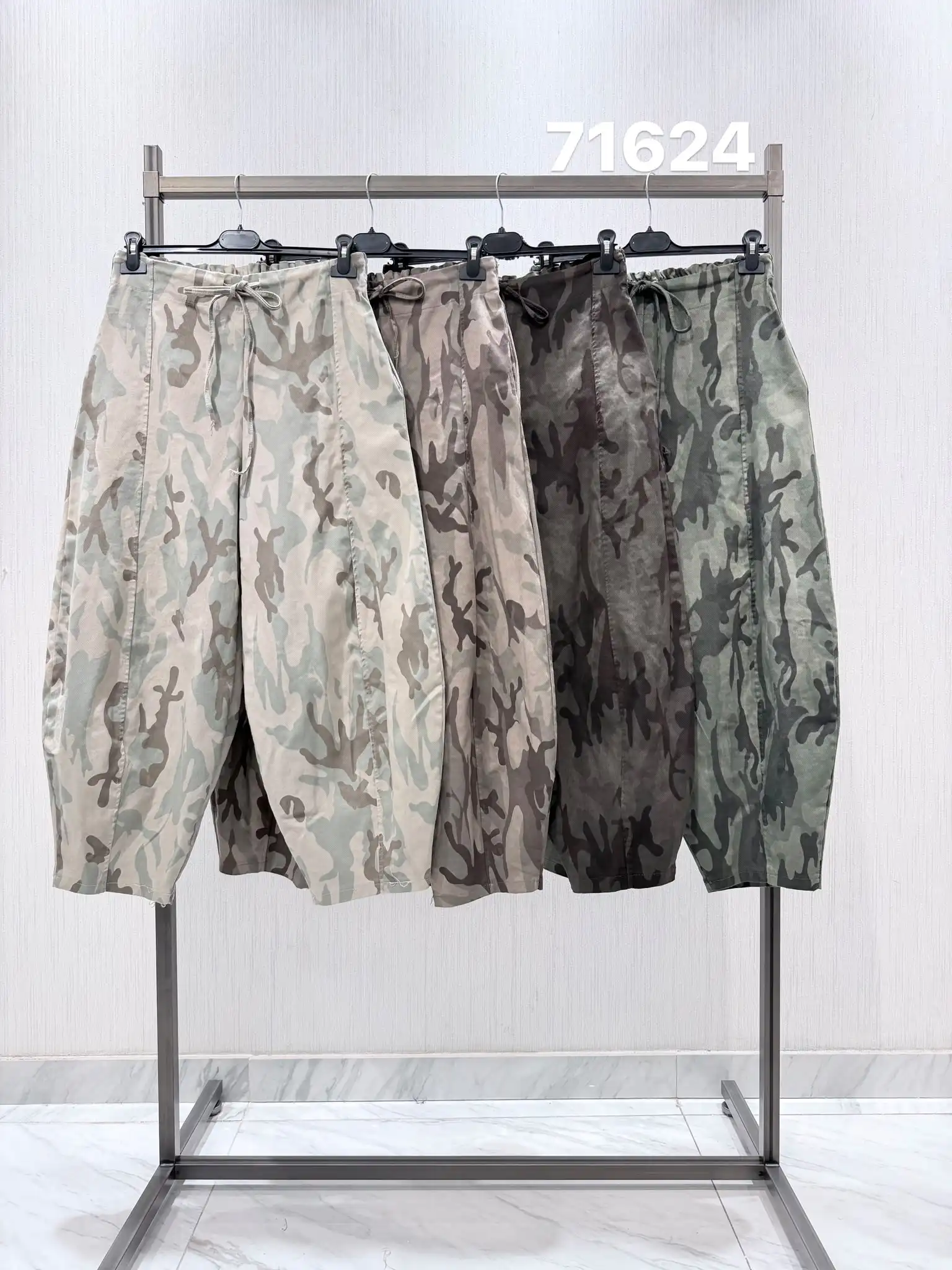 Lockere Shorts bis zum Knie