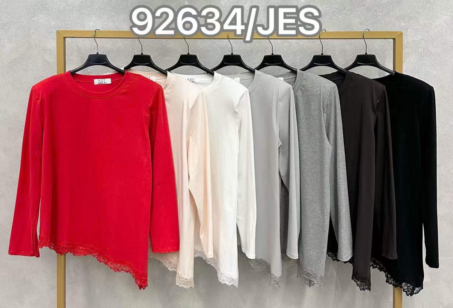 Asymmetrische Bluse mit Spitzenbesatz