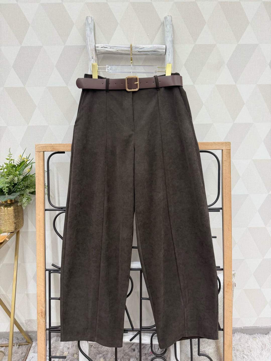 Hochgeschnittene Gerade Hose