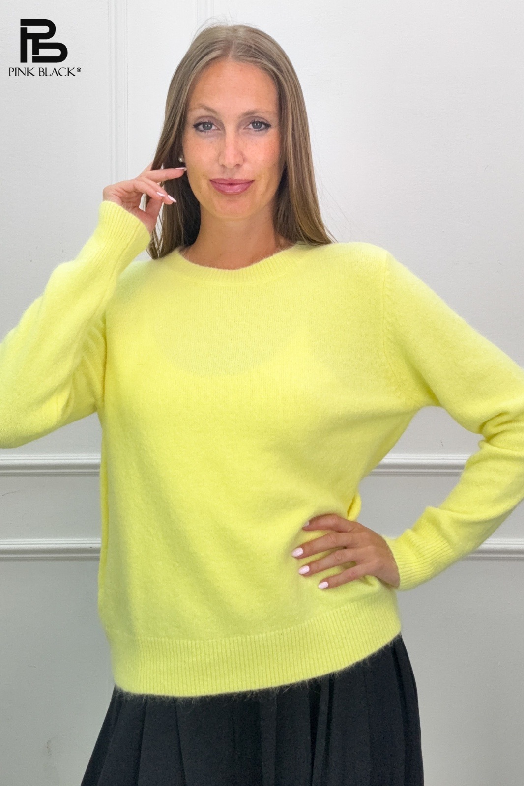 Flauschiger Pullover mit Rundhals