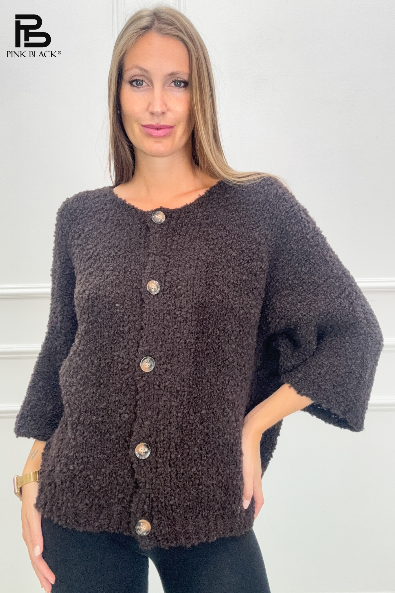 Lockerer Cardigan mit Knöpfen