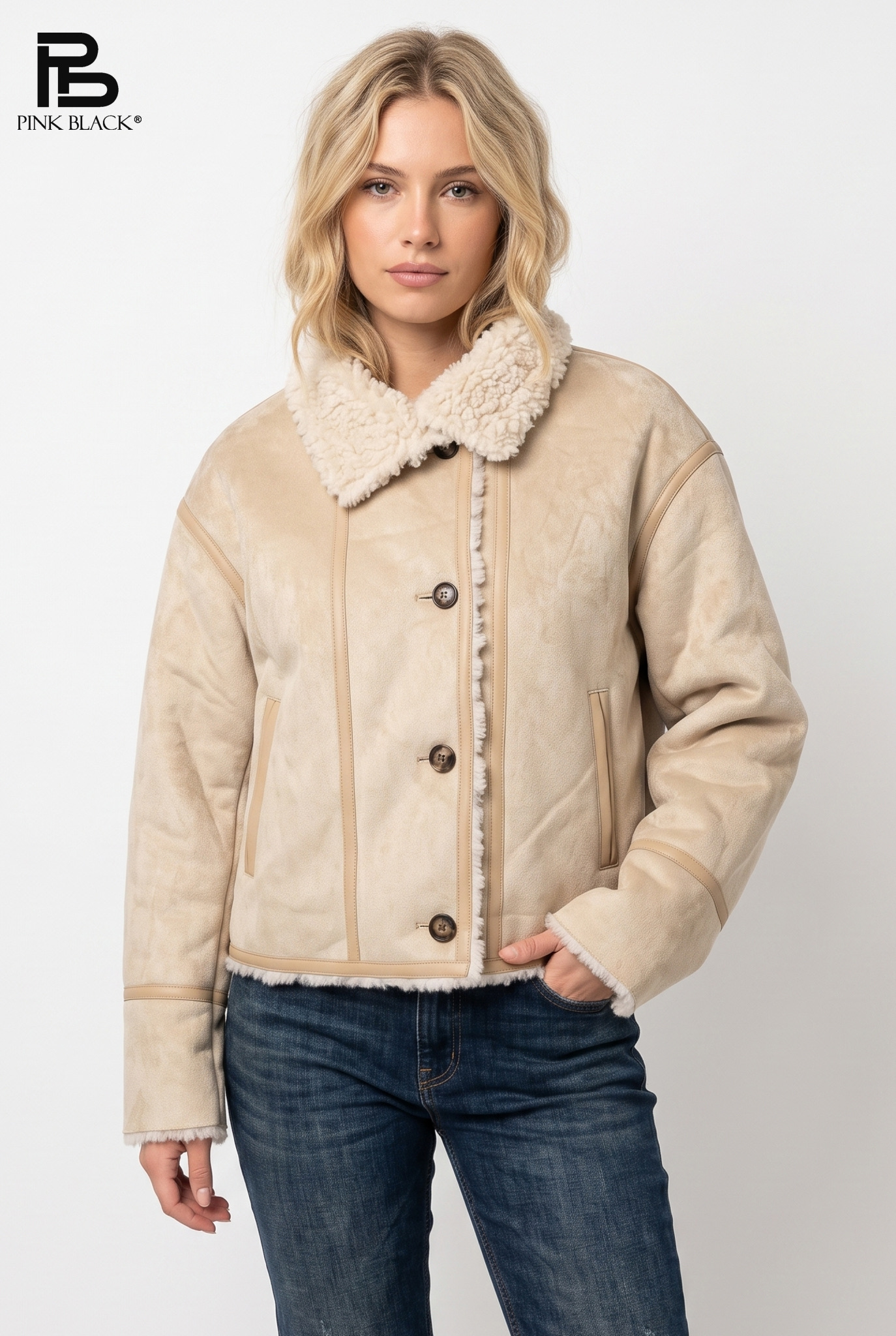 Kurze Jacke mit Kragen
