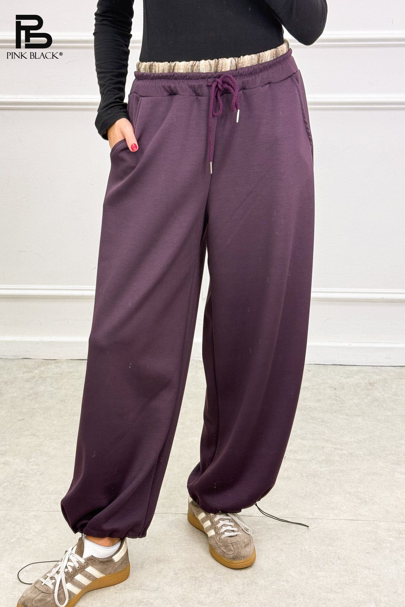 Weite Hose mit Kordelzug