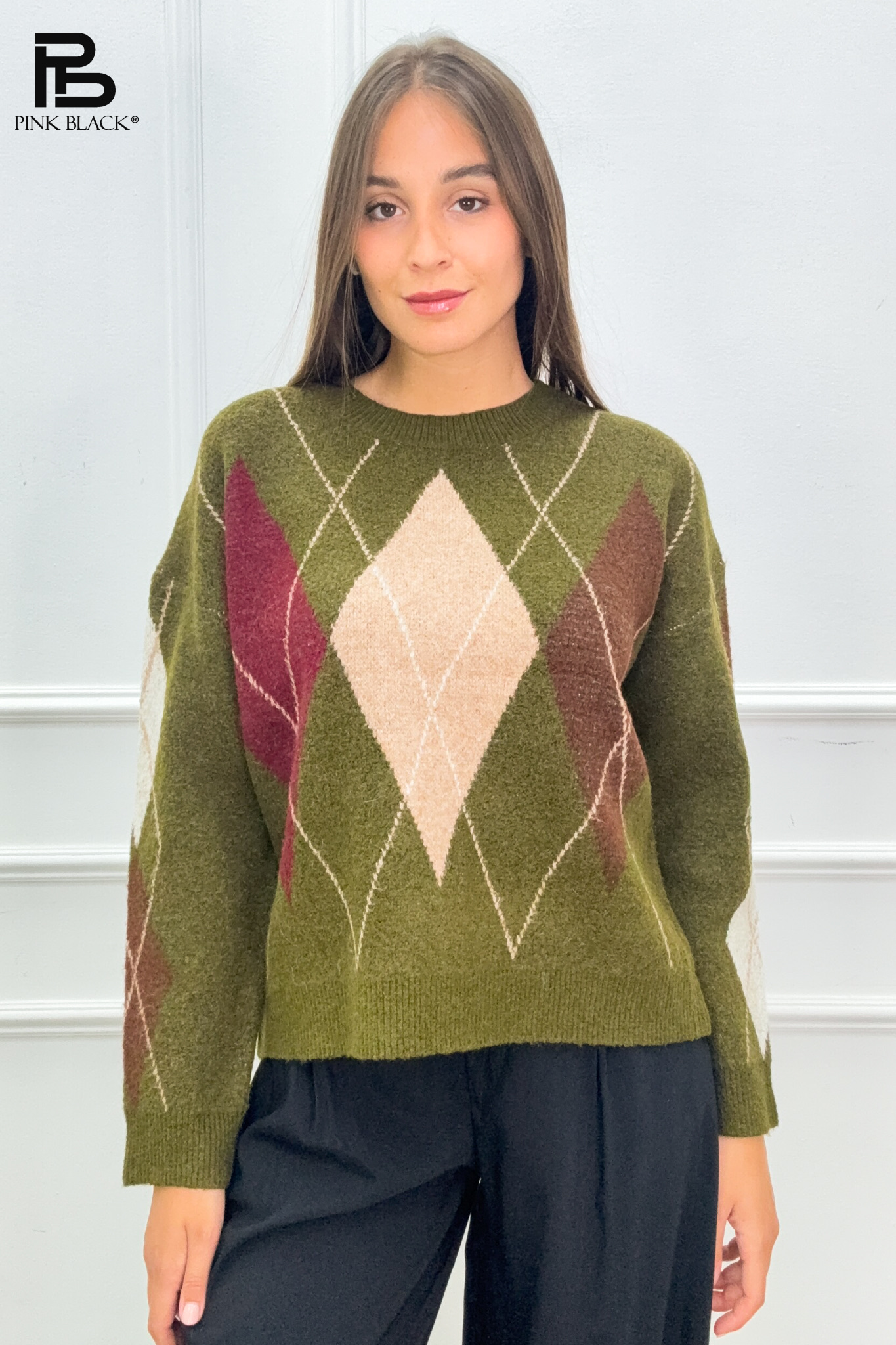 Lockerer Pullover mit Rautenmuster