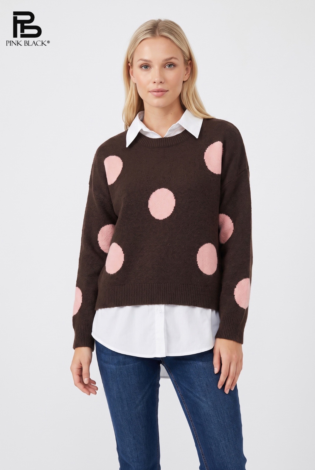 Lockerer Pullover mit Punkten