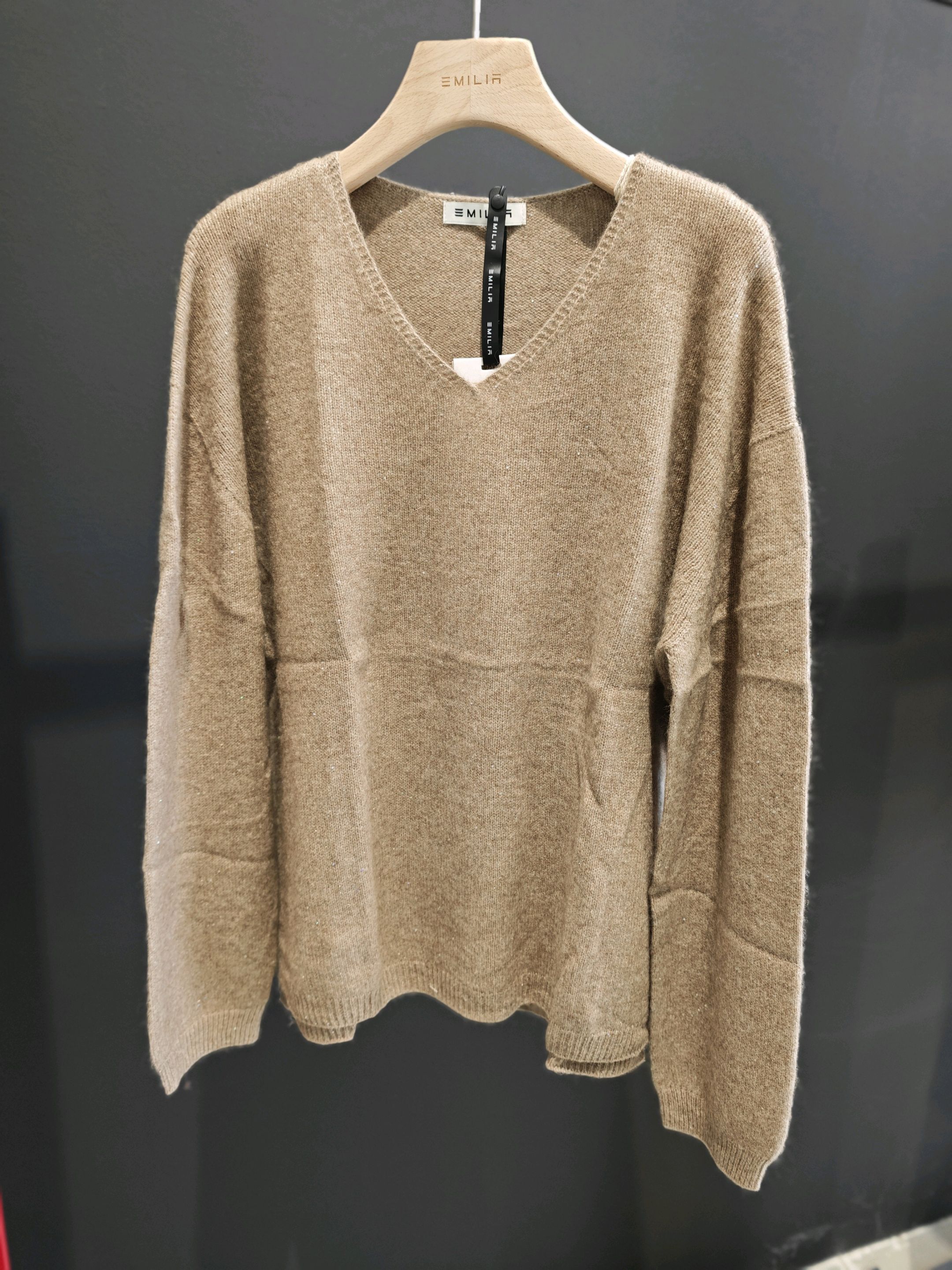 Lockerer Pullover mit V-Ausschnitt