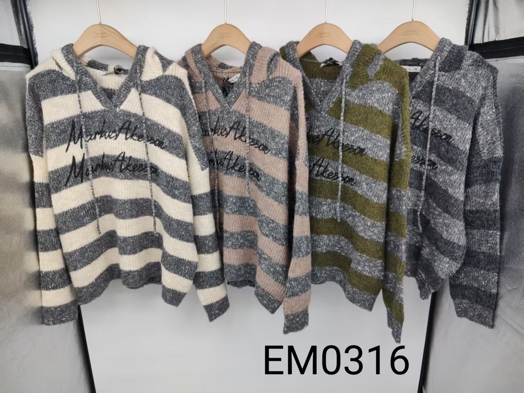 Lässiger Pullover mit Kordel