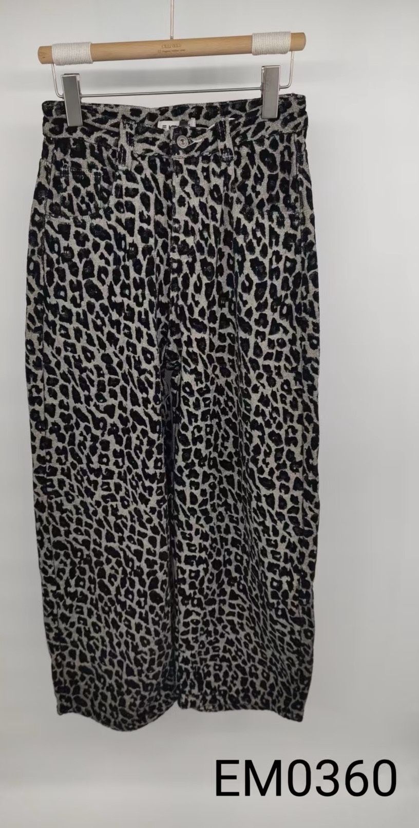 Hoch taillierte, gerade Hose