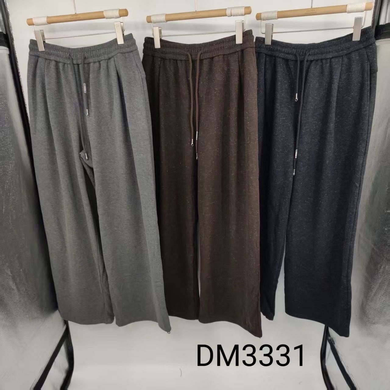 Weite Hose mit Kordelzug