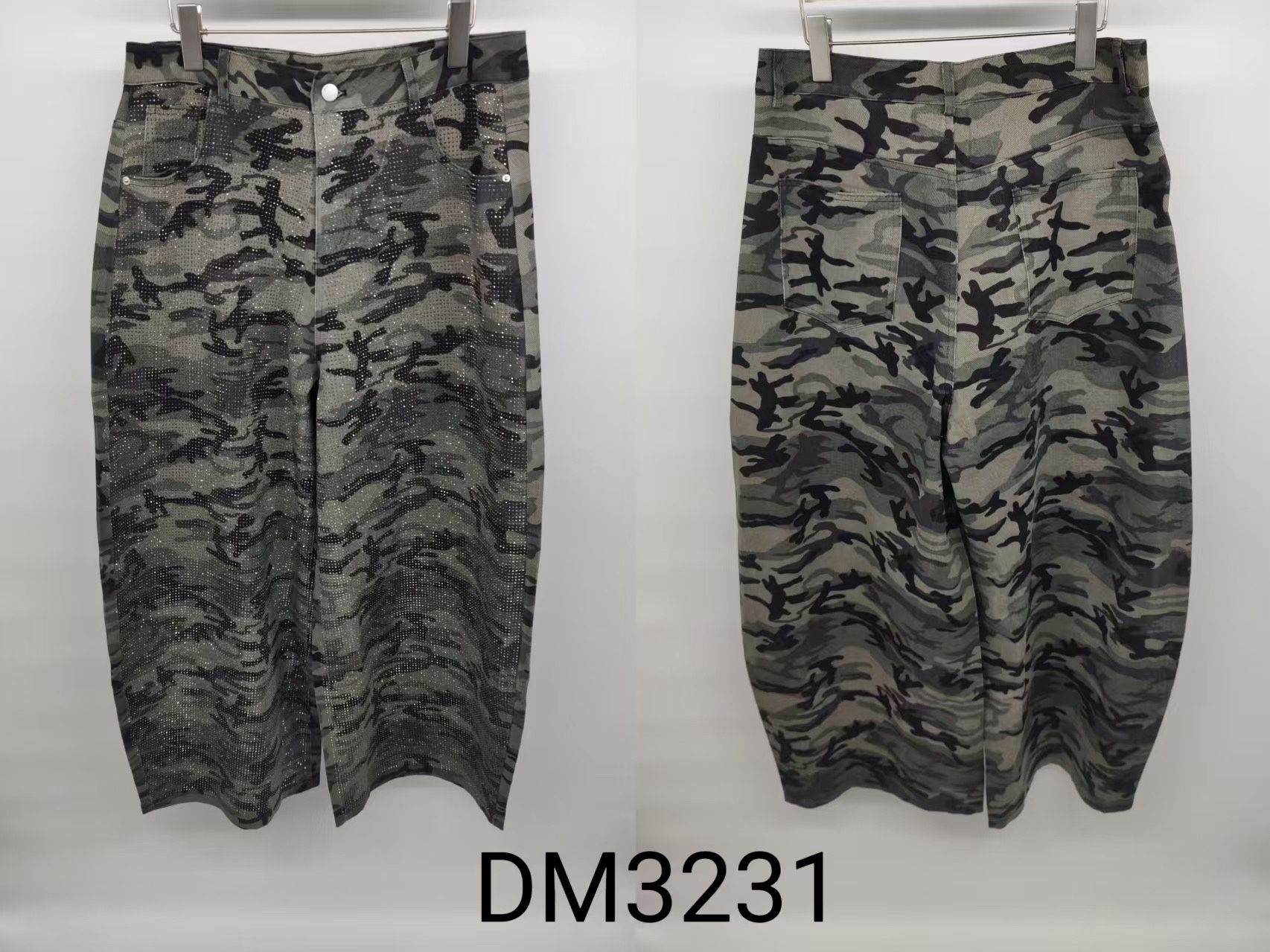 Gerade Hosen mit Camouflage