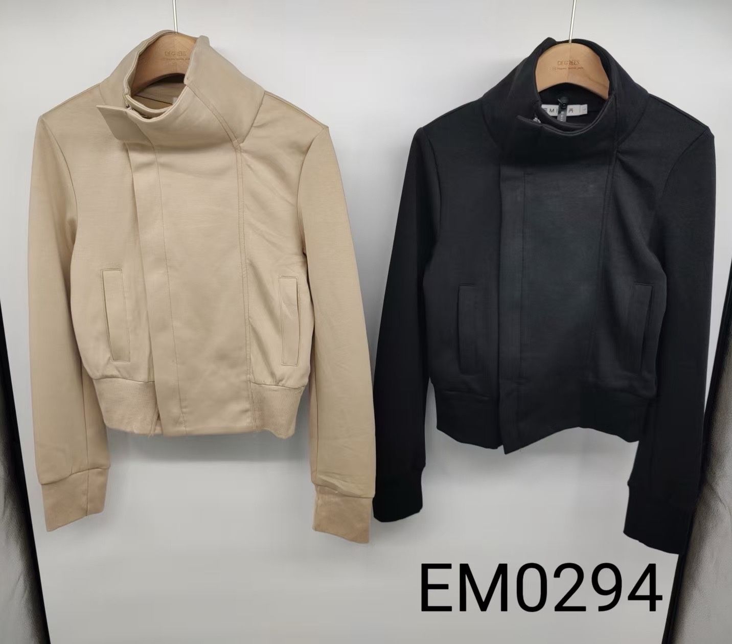 Kurzjacke mit Stehkragen