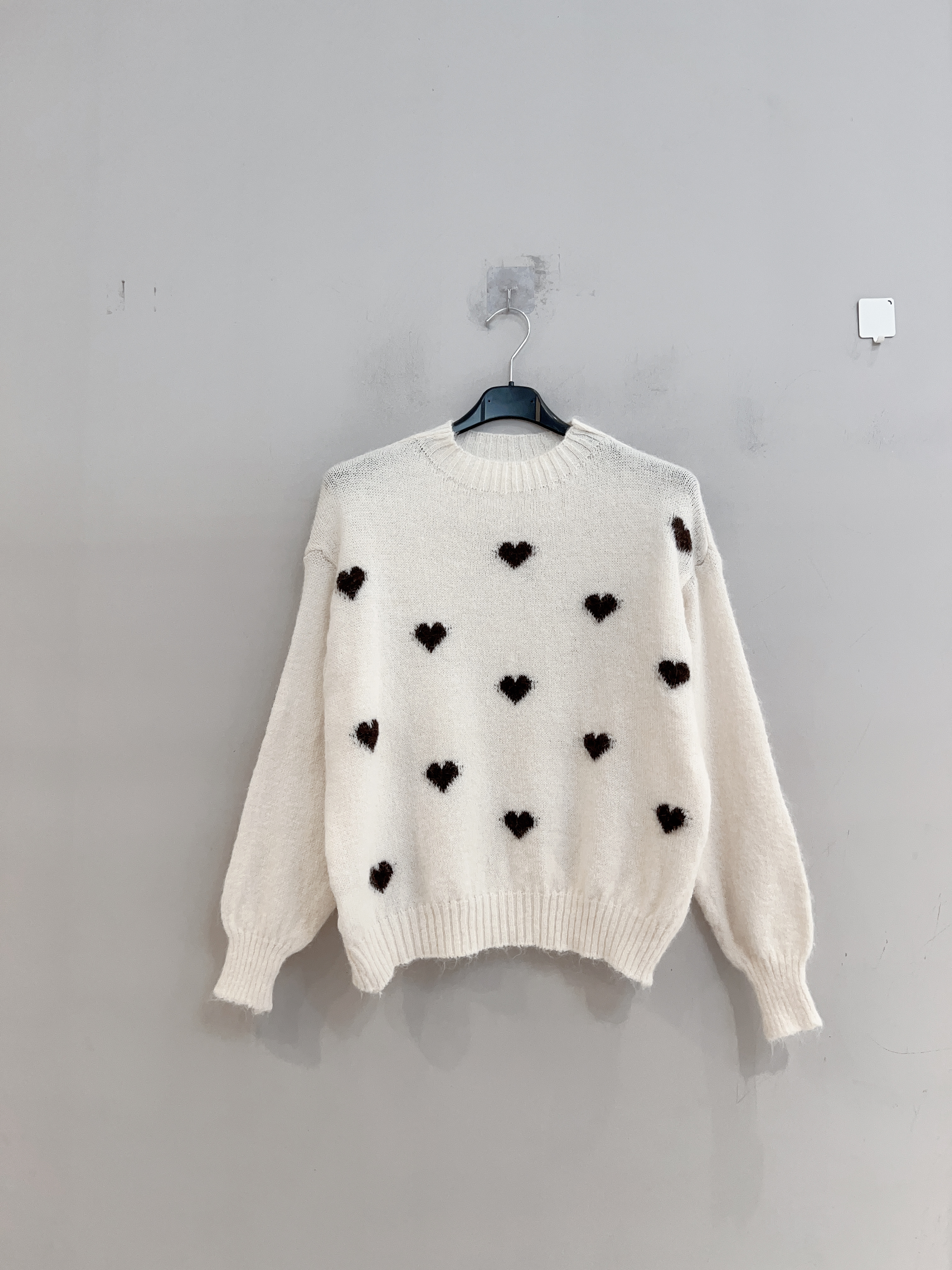 Schlichter Pullover mit Herzmuster