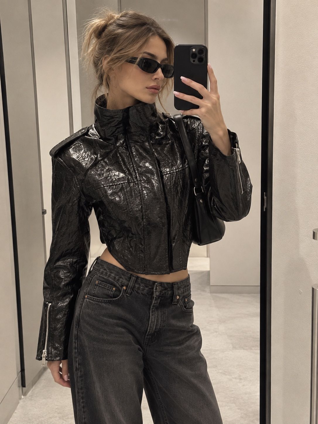 Cropped Taillierte Jacke mit Stehkragen