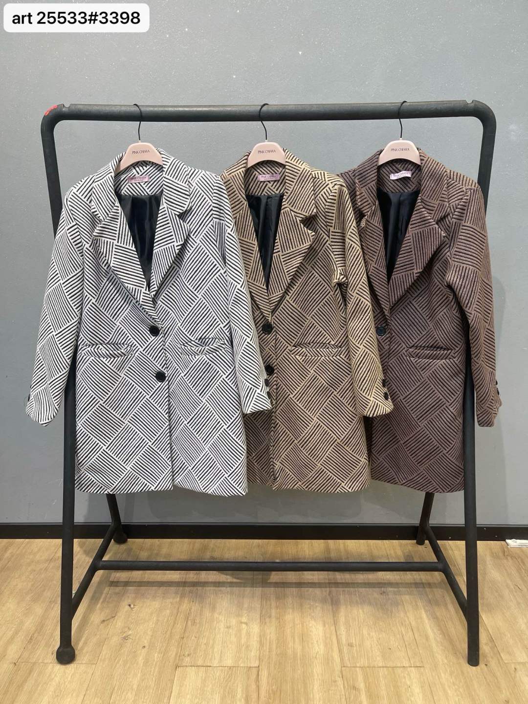 Verlängerter Mantel mit Revers