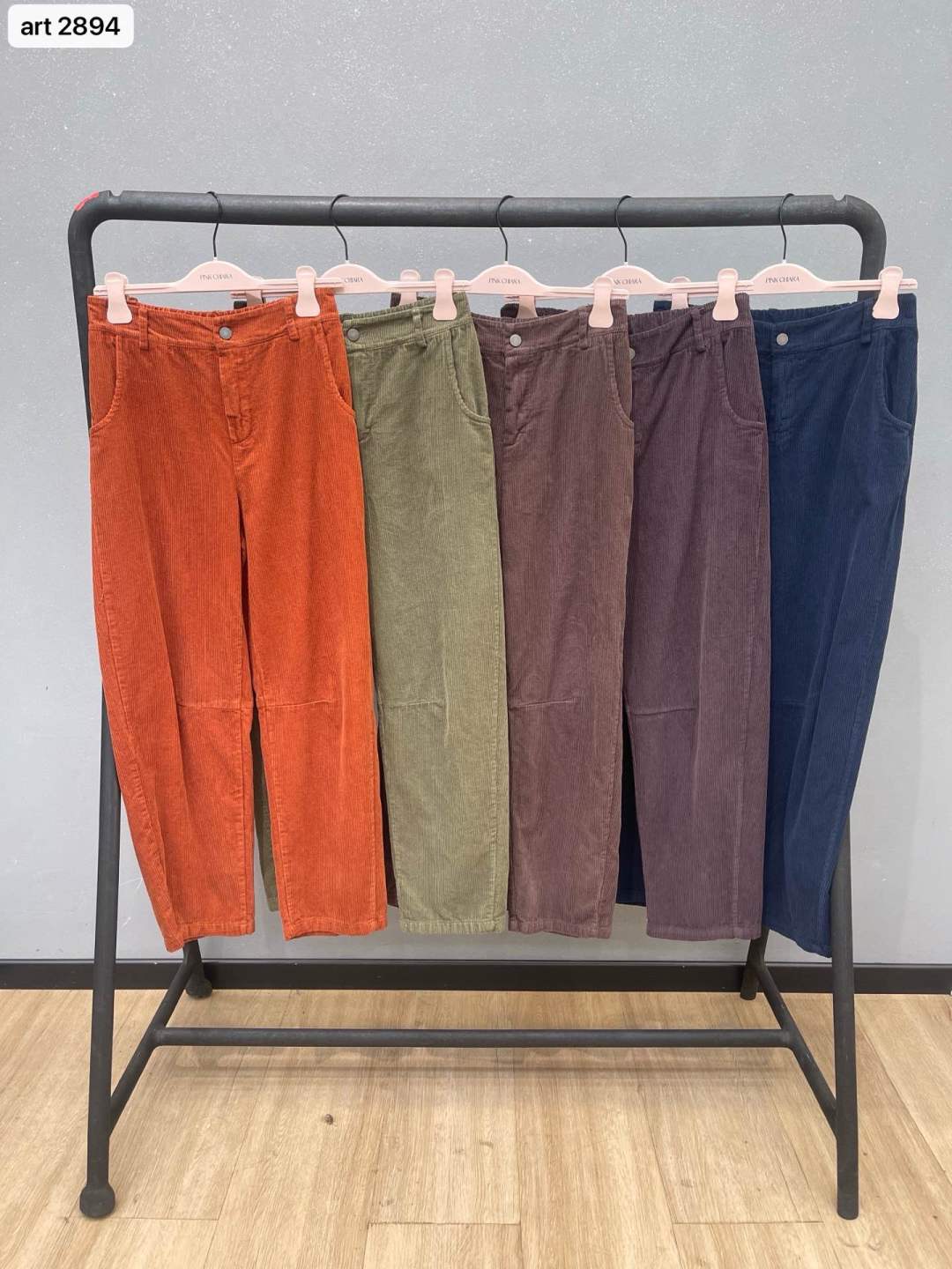 Gerade Cordhose bis zum Knöchel