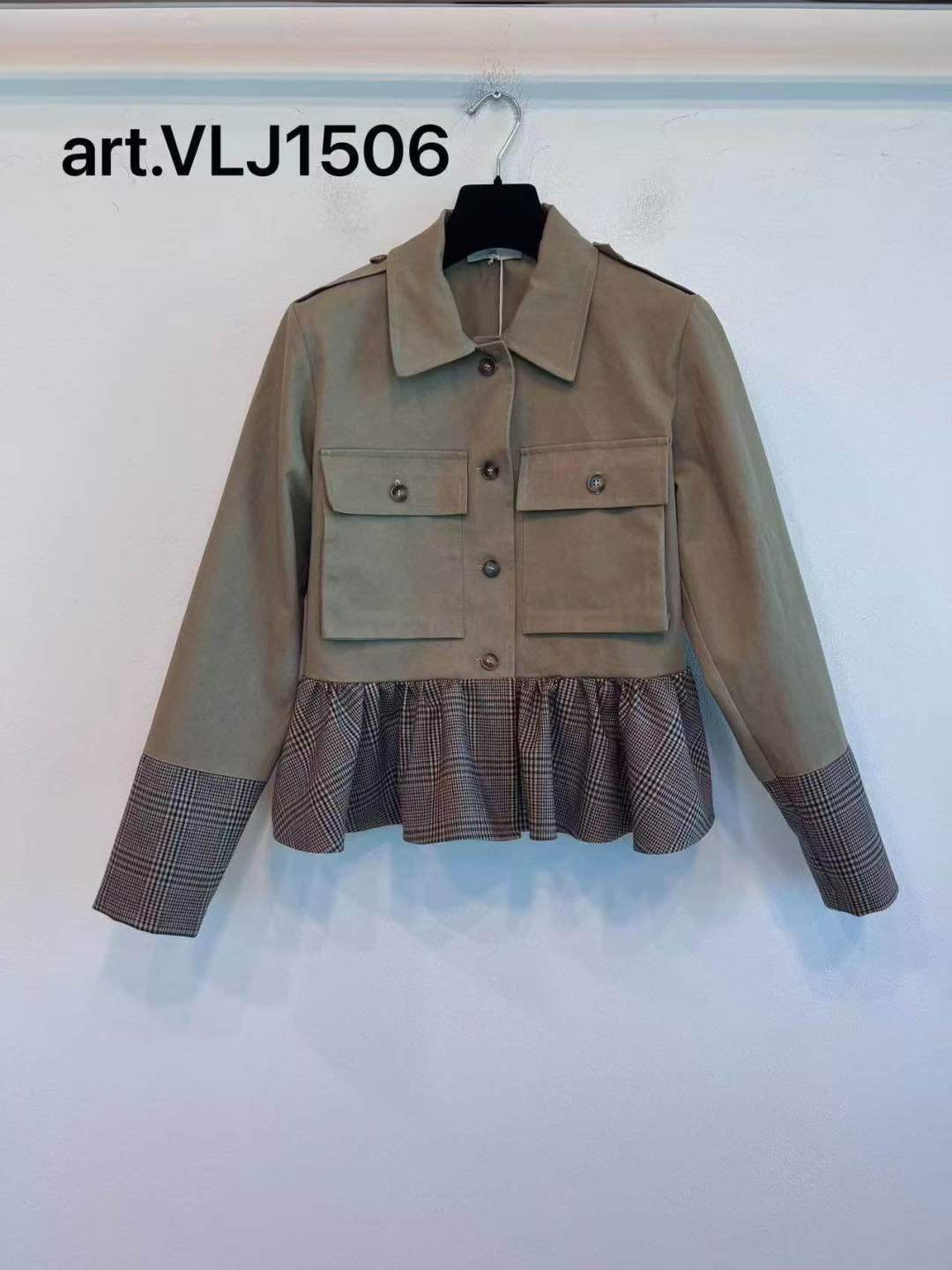 Hemdjacke mit Rüsche