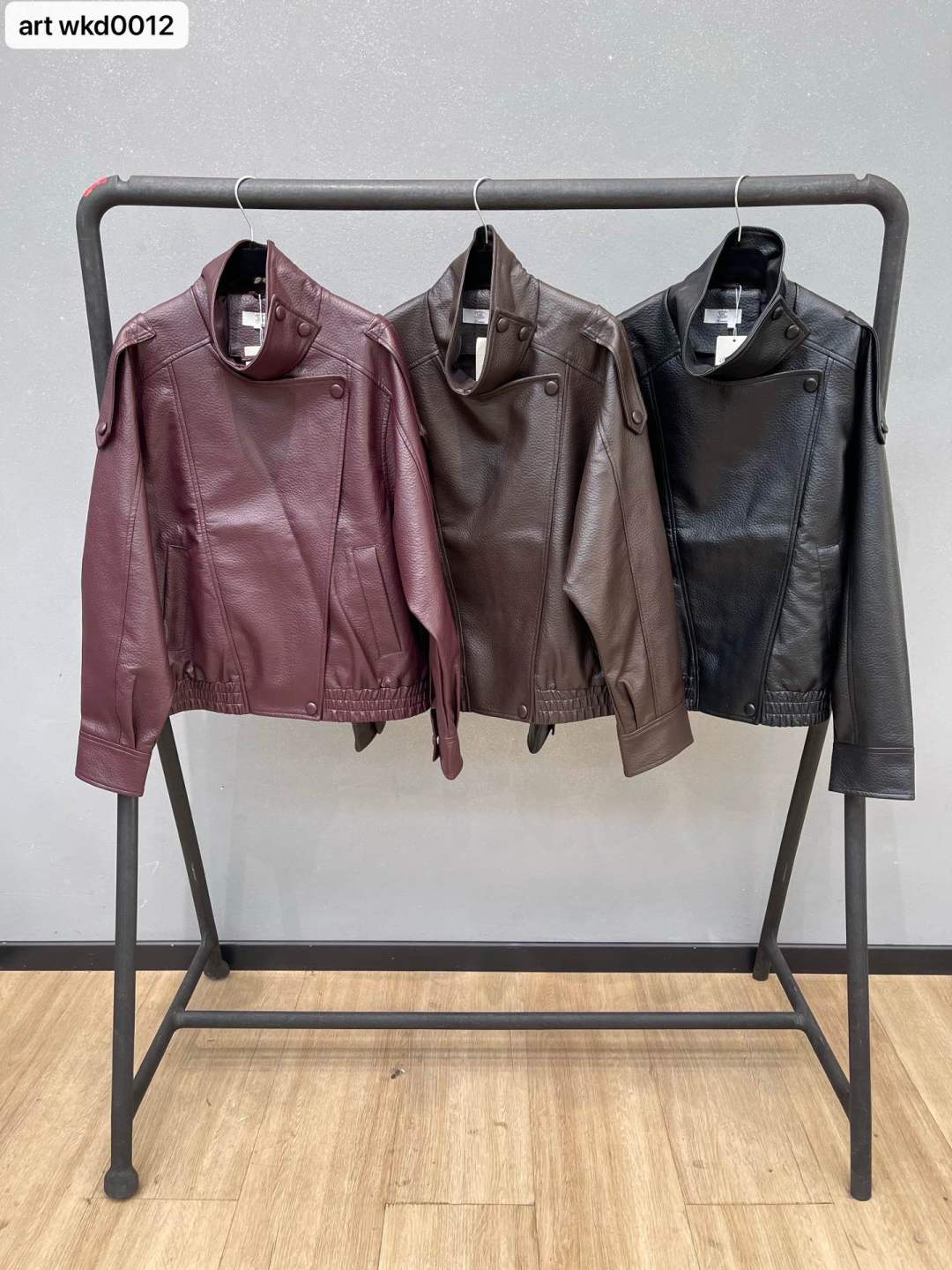 Kunstlederjacke mit Stehkragen