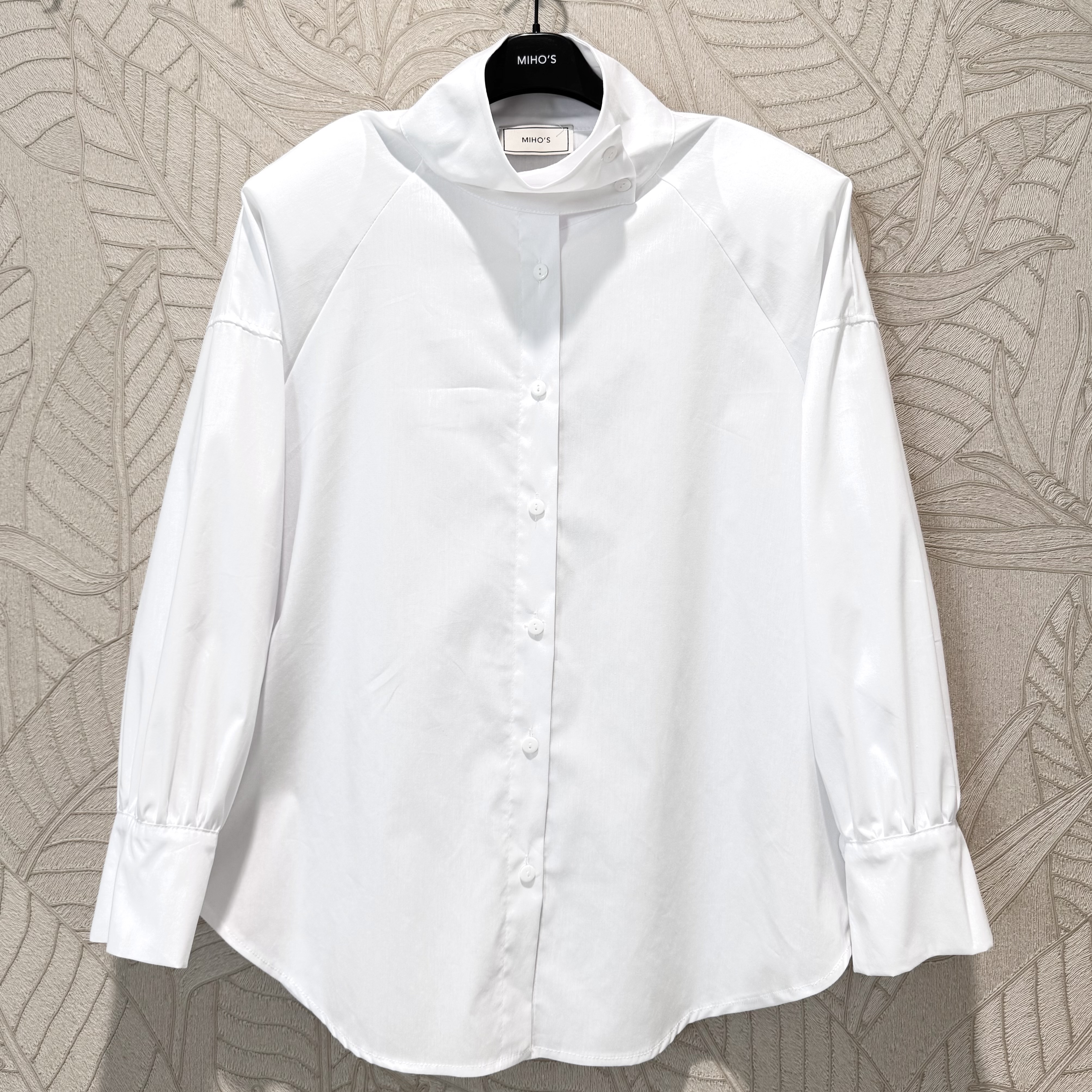 Stehkragenbluse mit Puffärmeln