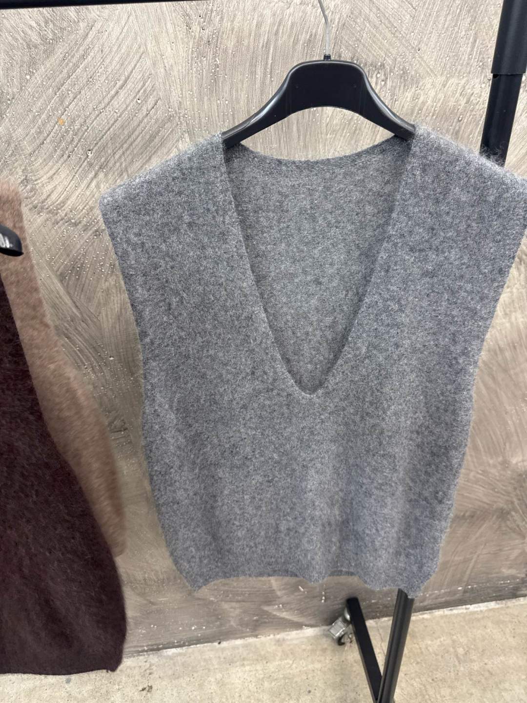 Strickweste mit V-Ausschnitt