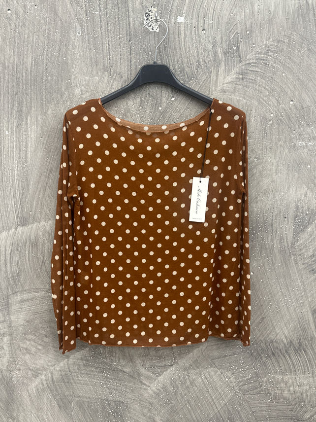 Top mit Polka-Dots und Bootsausschnitt
