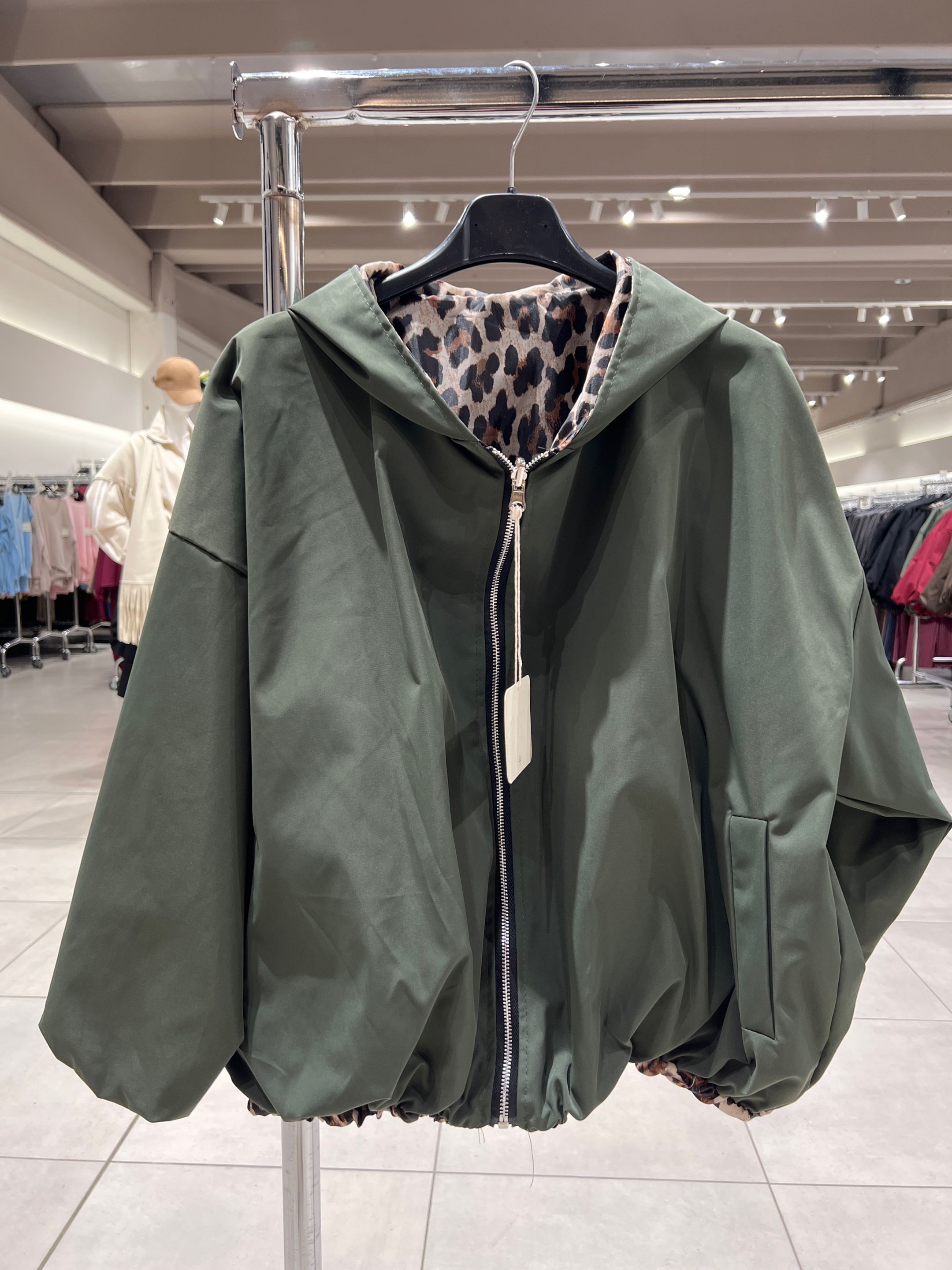 Oversize Bomberjacke mit Kapuze