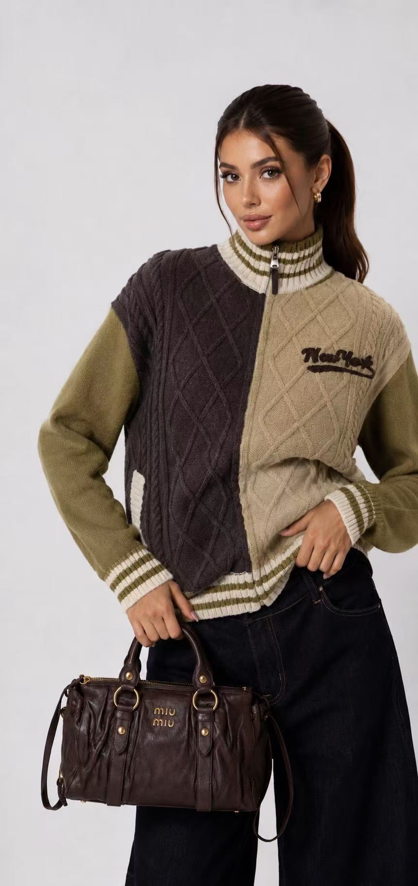 Pullover mit Halbrockkragen und Stickerei