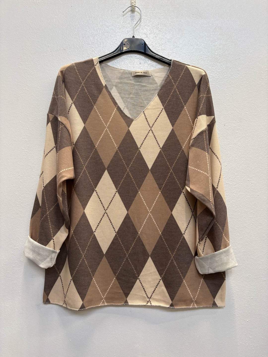 Pullover mit großem Rautenmuster und V‑Ausschnitt