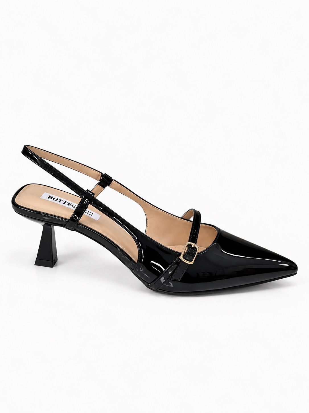 Pumps mit dekorativen Knöpfen