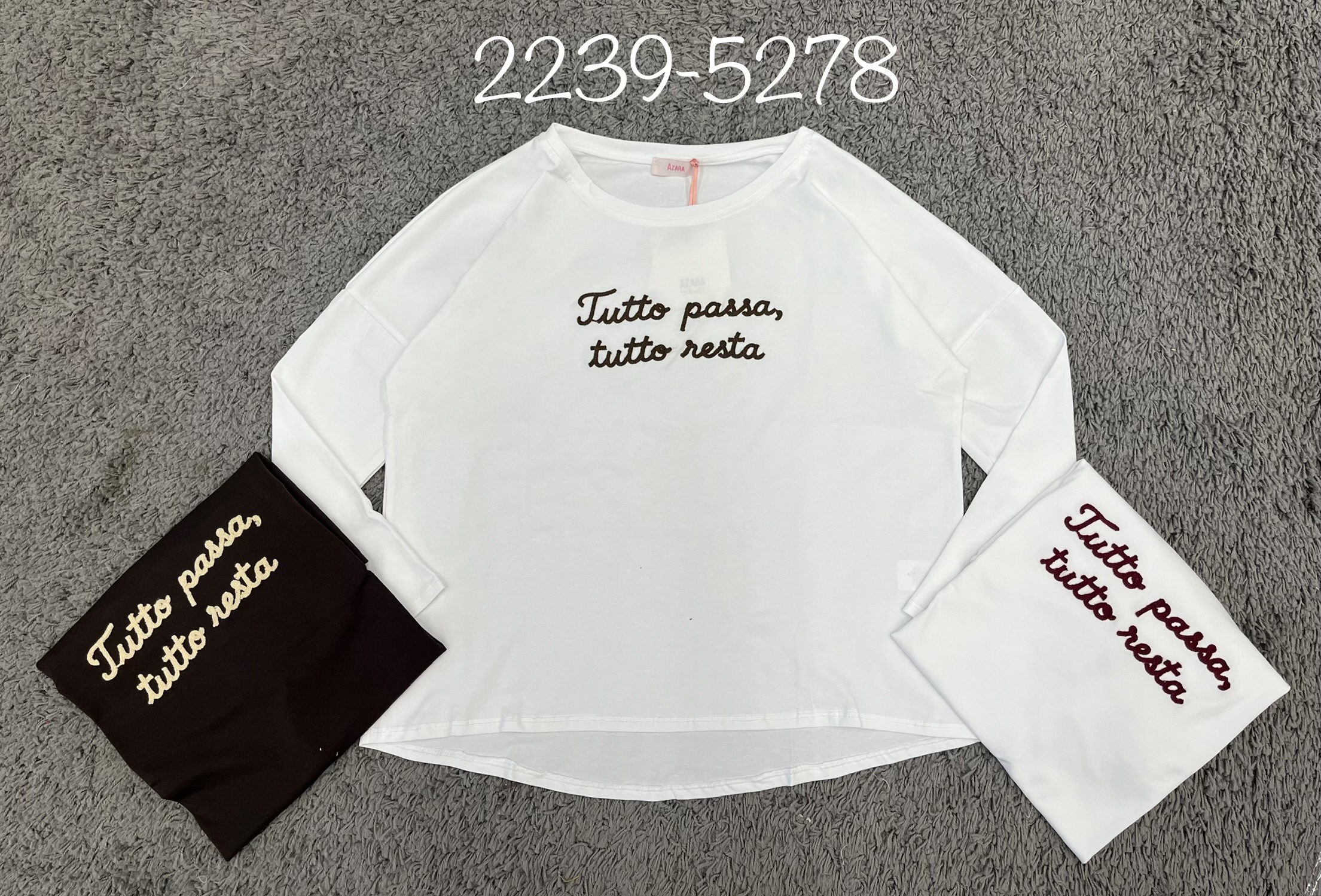 Lockeres T‑Shirt mit Stickerei