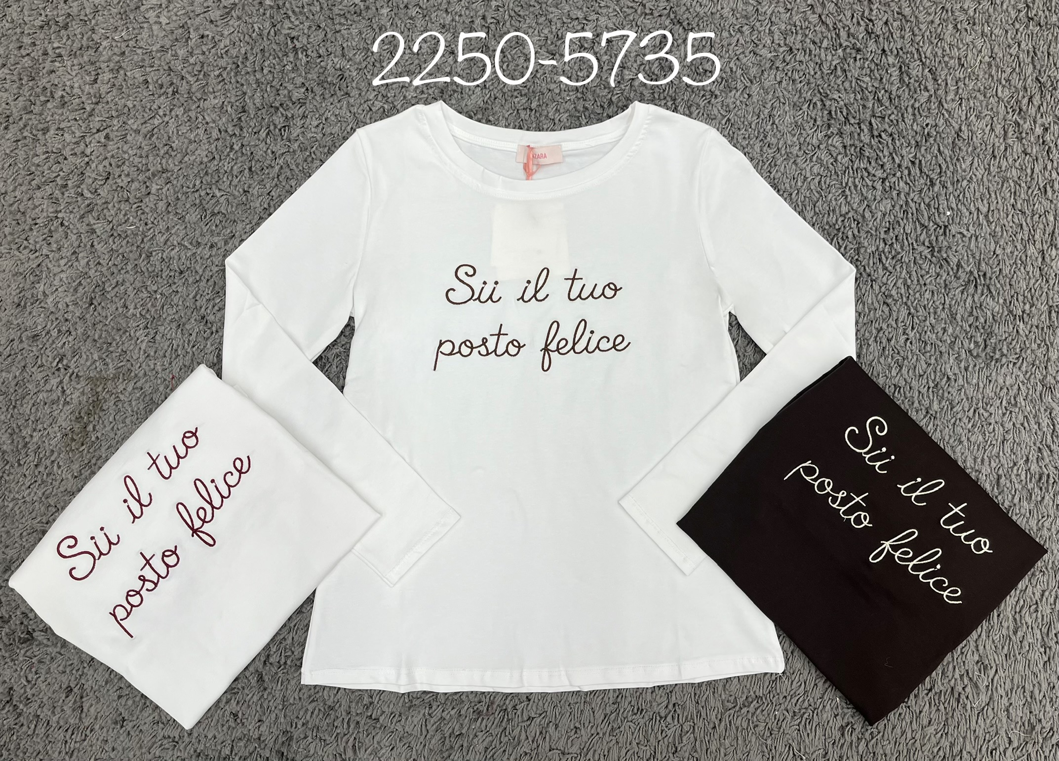 Gerippte Bluse mit Stickerei
