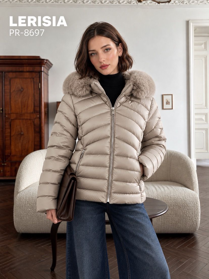 Figurna Jacke mit Kapuze