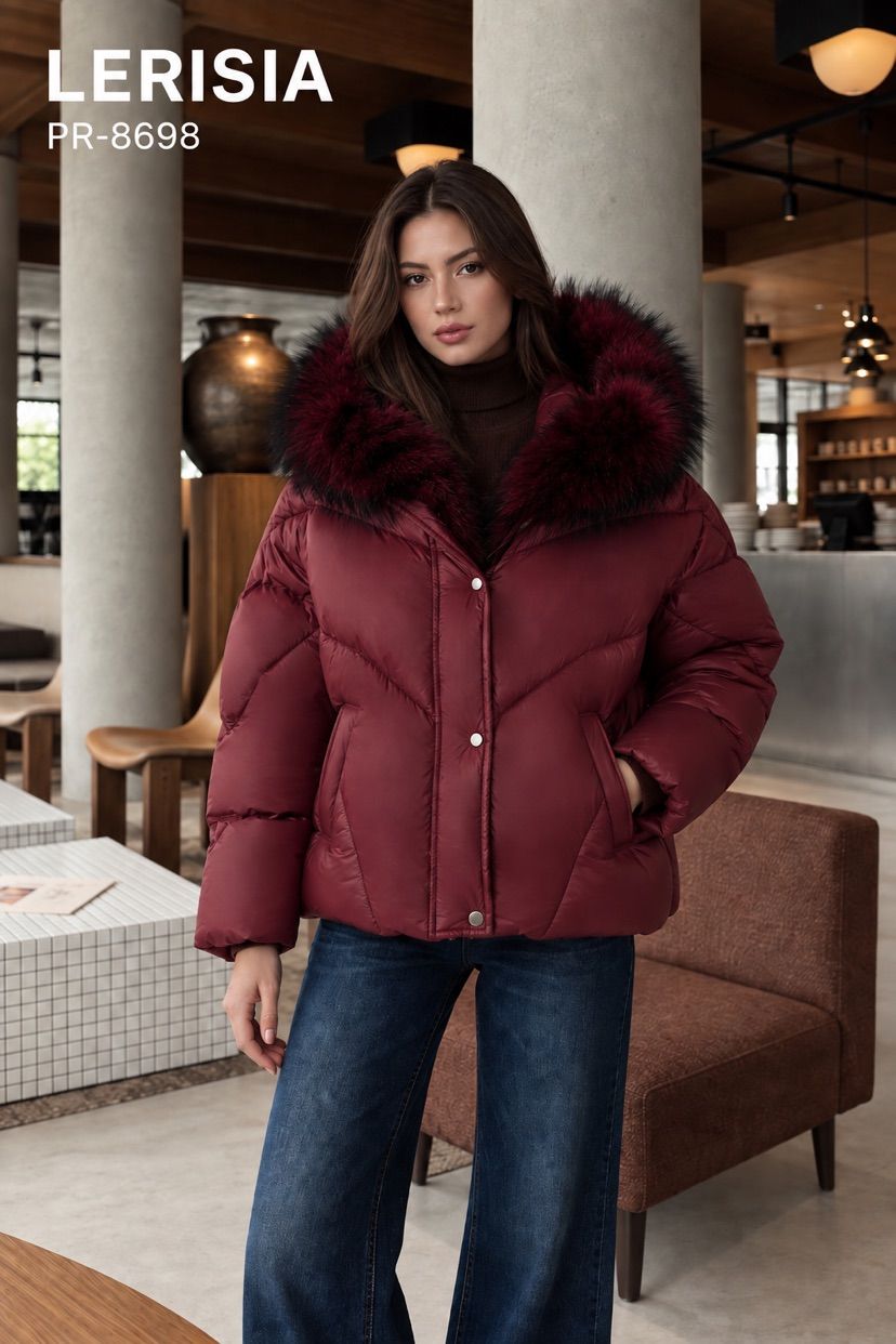 Kurze Steppjacke mit Kapuze