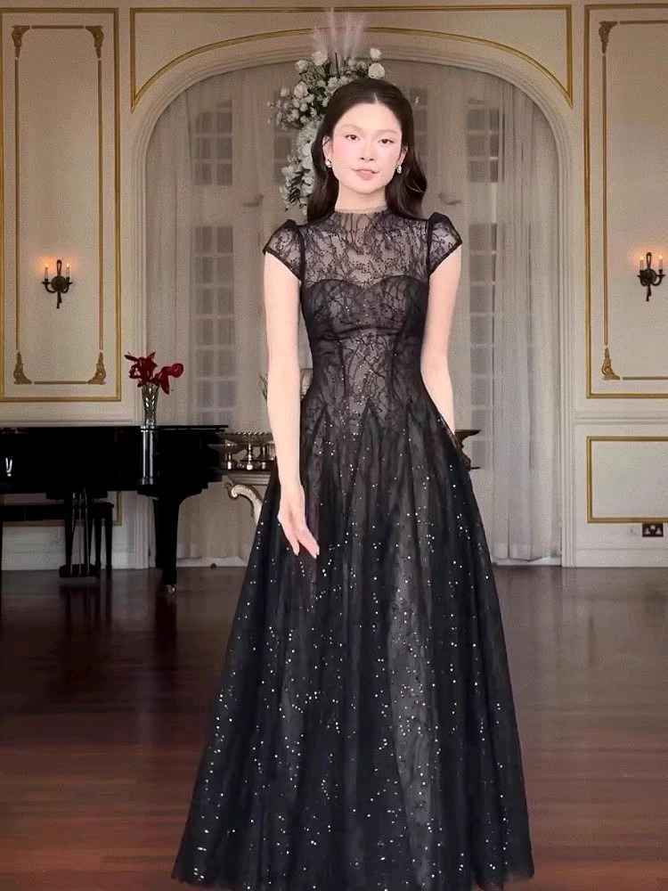 Maxikleid mit Spitze