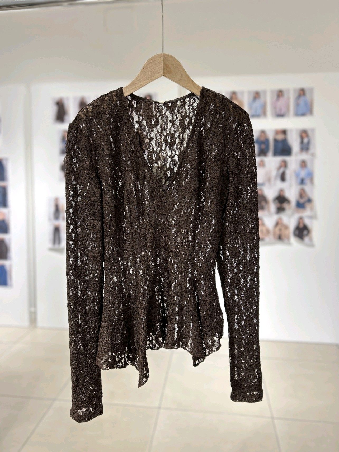 Spitzenstrickjacke mit V‑Ausschnitt