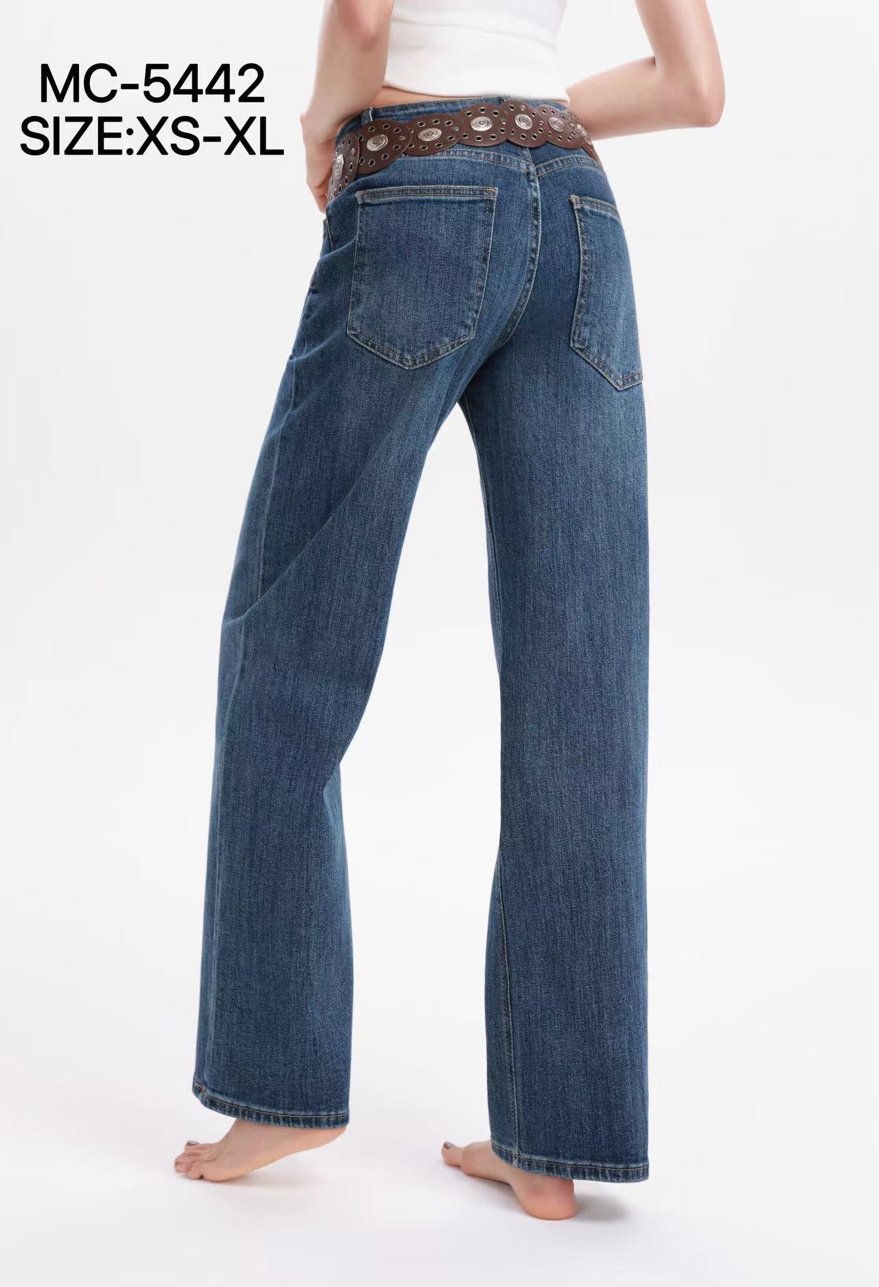 Jeans mit geradem Bein und mittlerer Leibhöhe