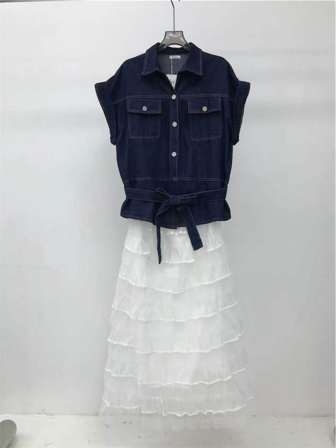 Denim-Set: Hemd und Rock