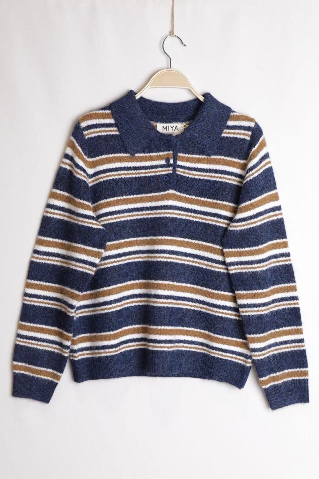 Gestreifter Polo-Pullover