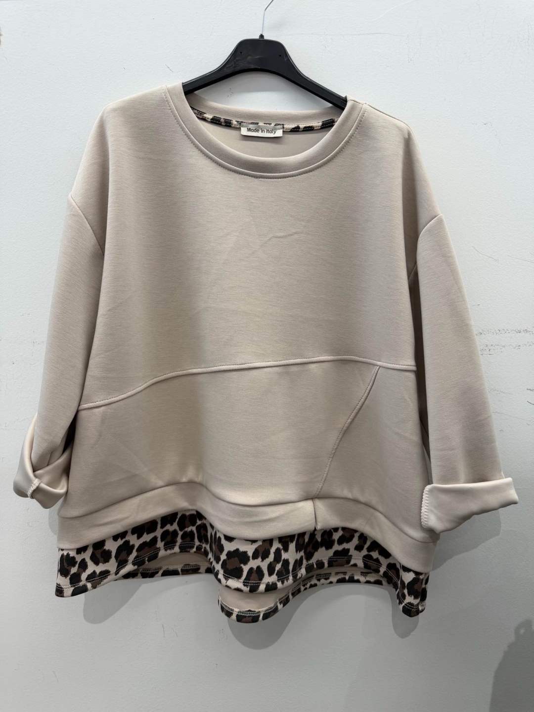 Oversize-Sweatshirt mit asymmetrischem Saum