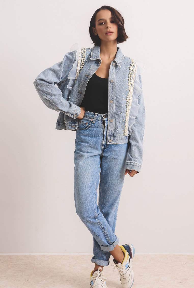 Jeansjacke mit Rüschen