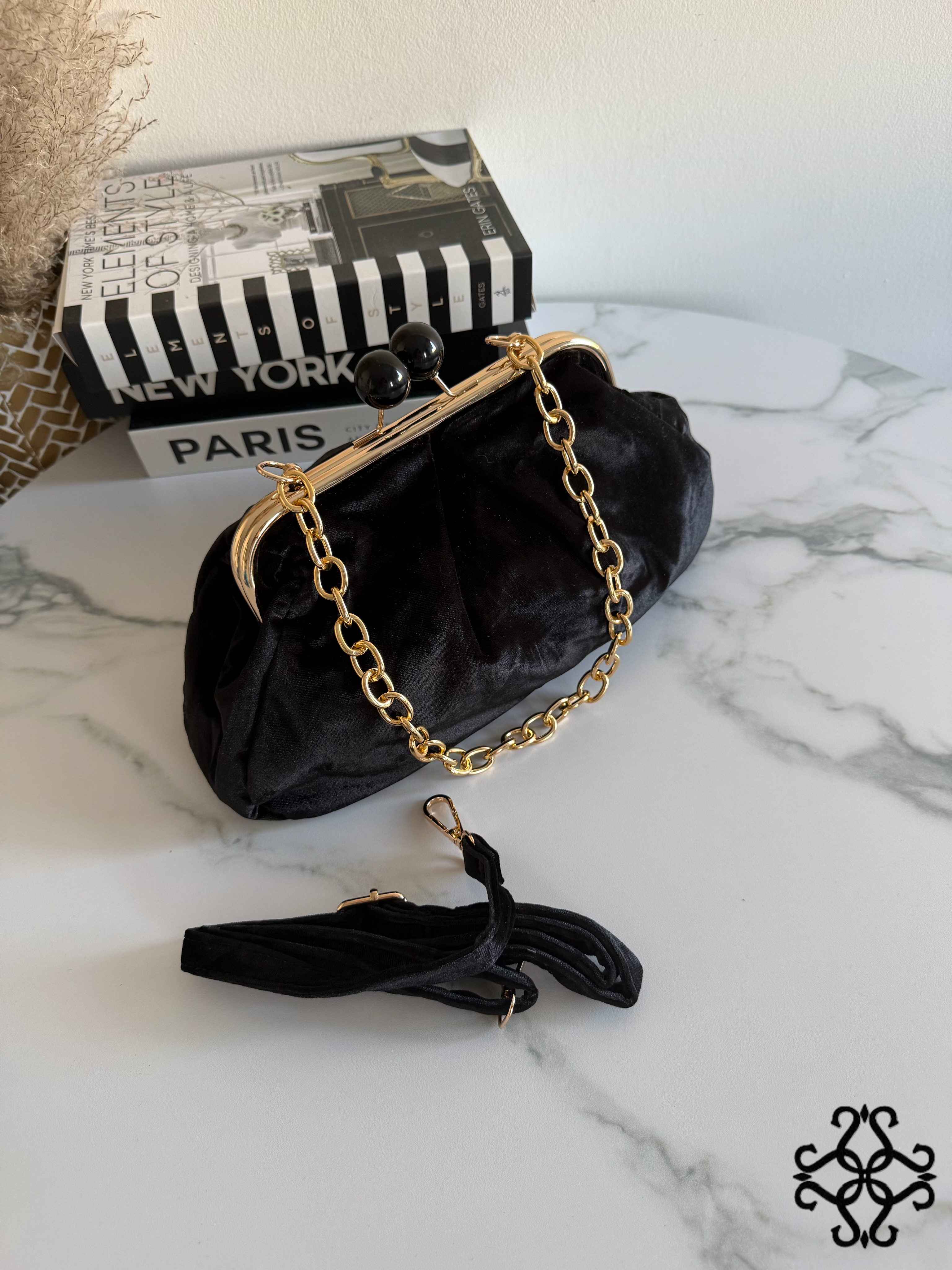Plissierte Envelope-Clutch