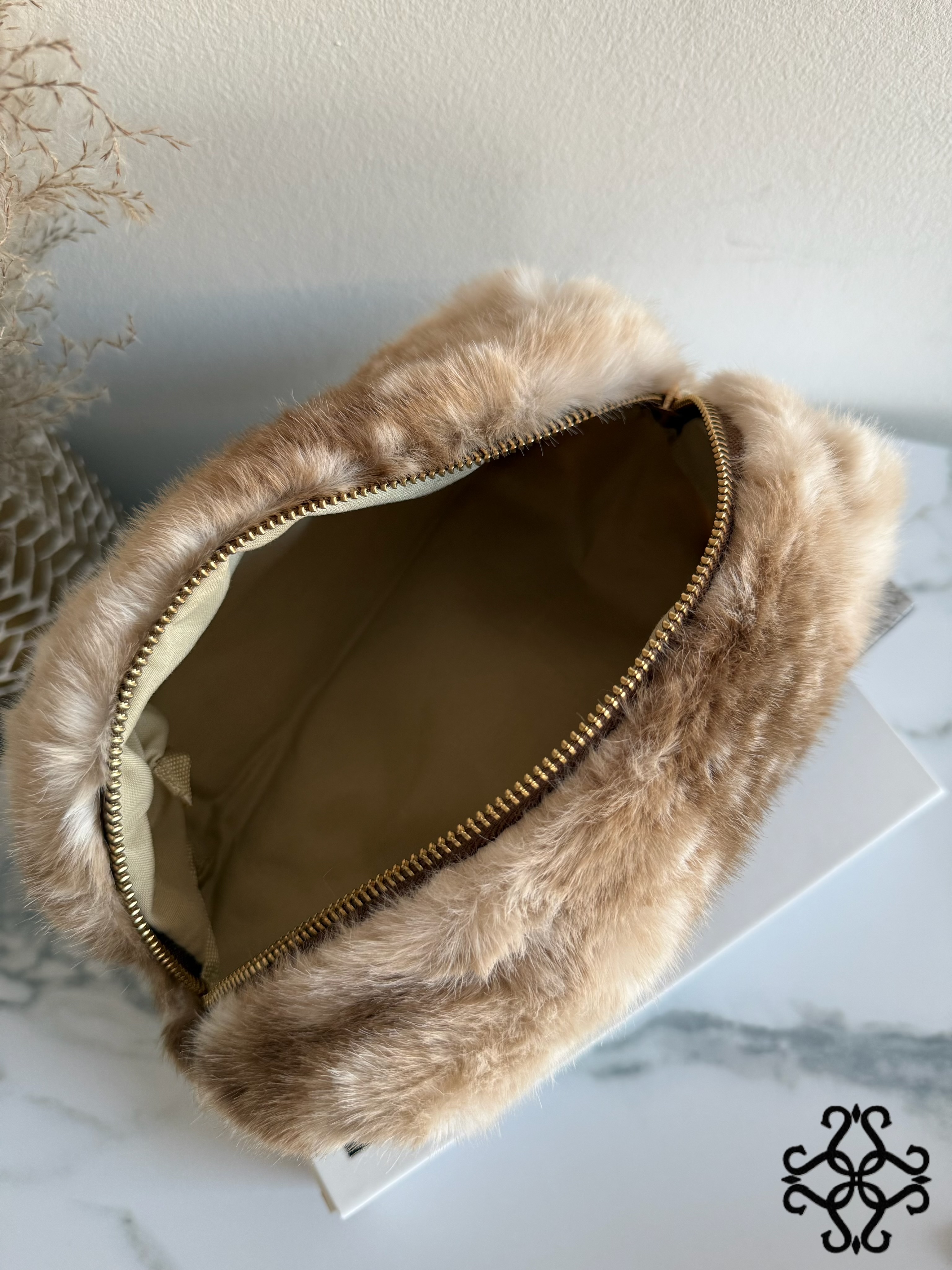 Kosmetiktasche aus Kunstfell