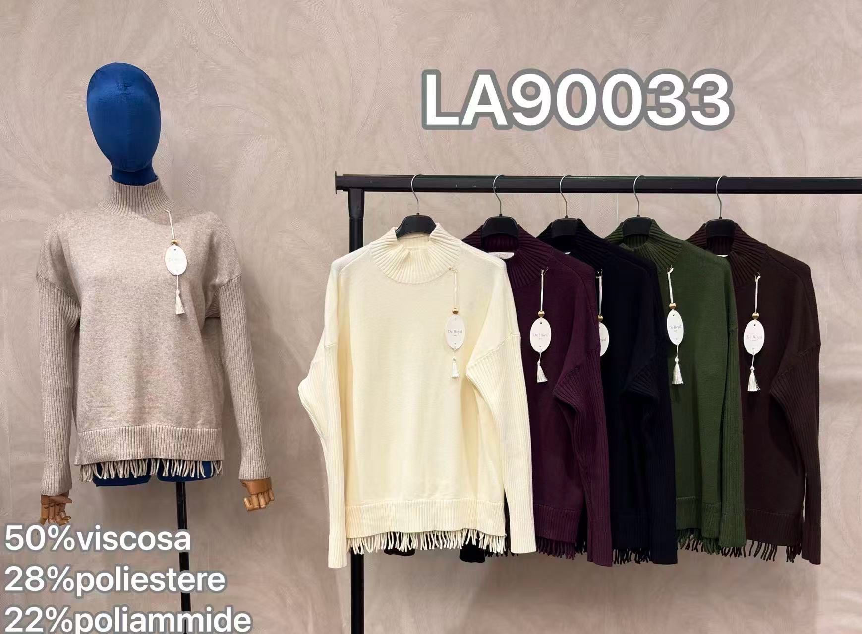 Rollkragenpullover mit Fransensaum