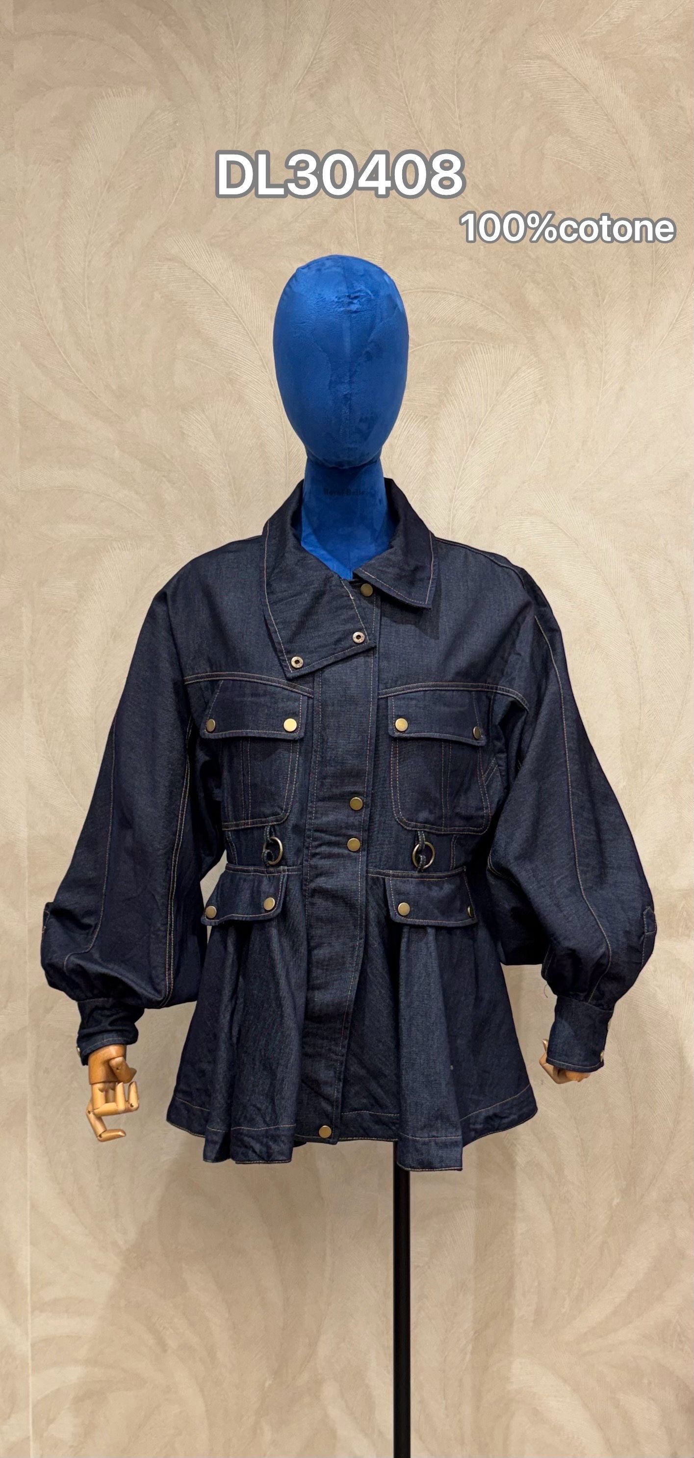 Ausgestelltes Hemdkleid