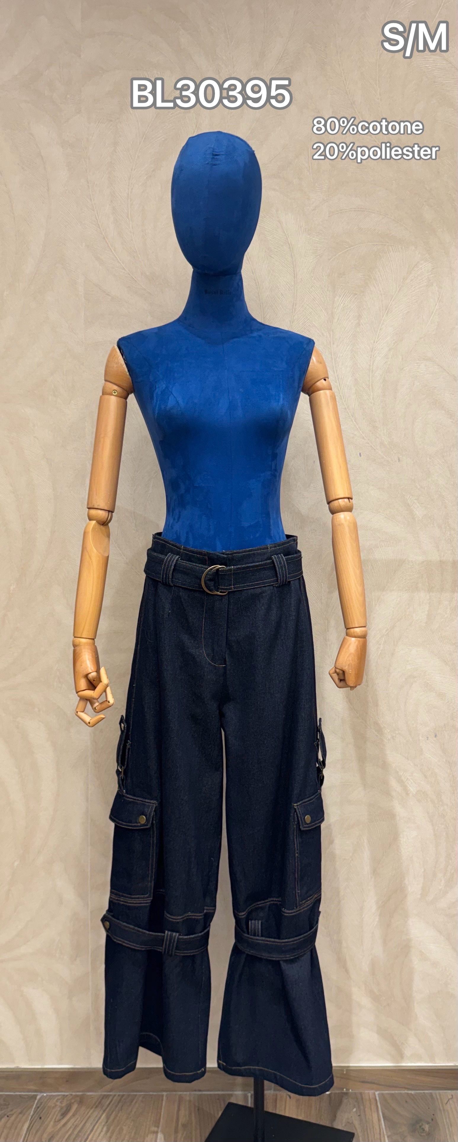 Cargo-Jeans mit hohem Bund