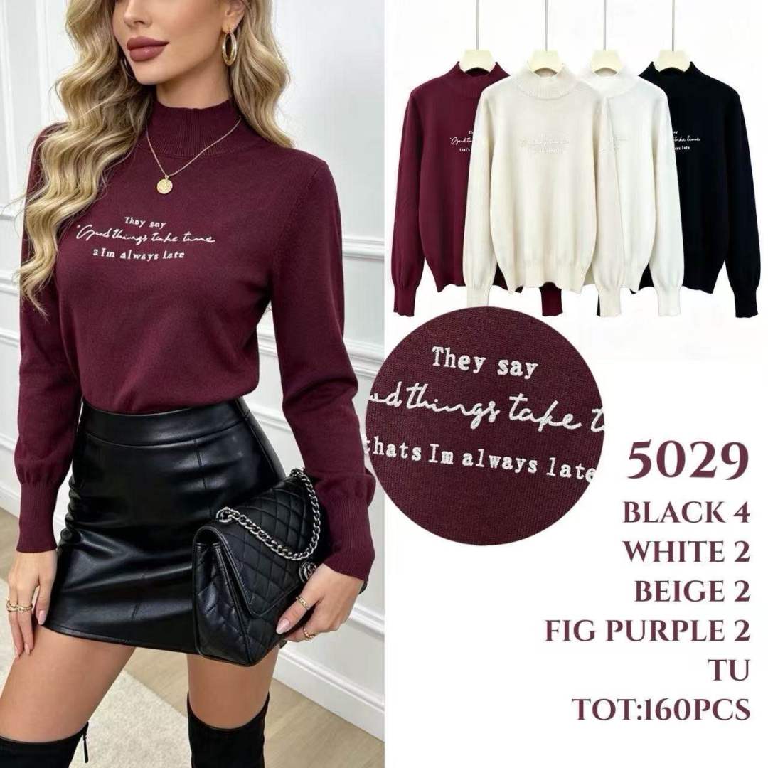 Gerippter Pullover mit Halbrollkragen