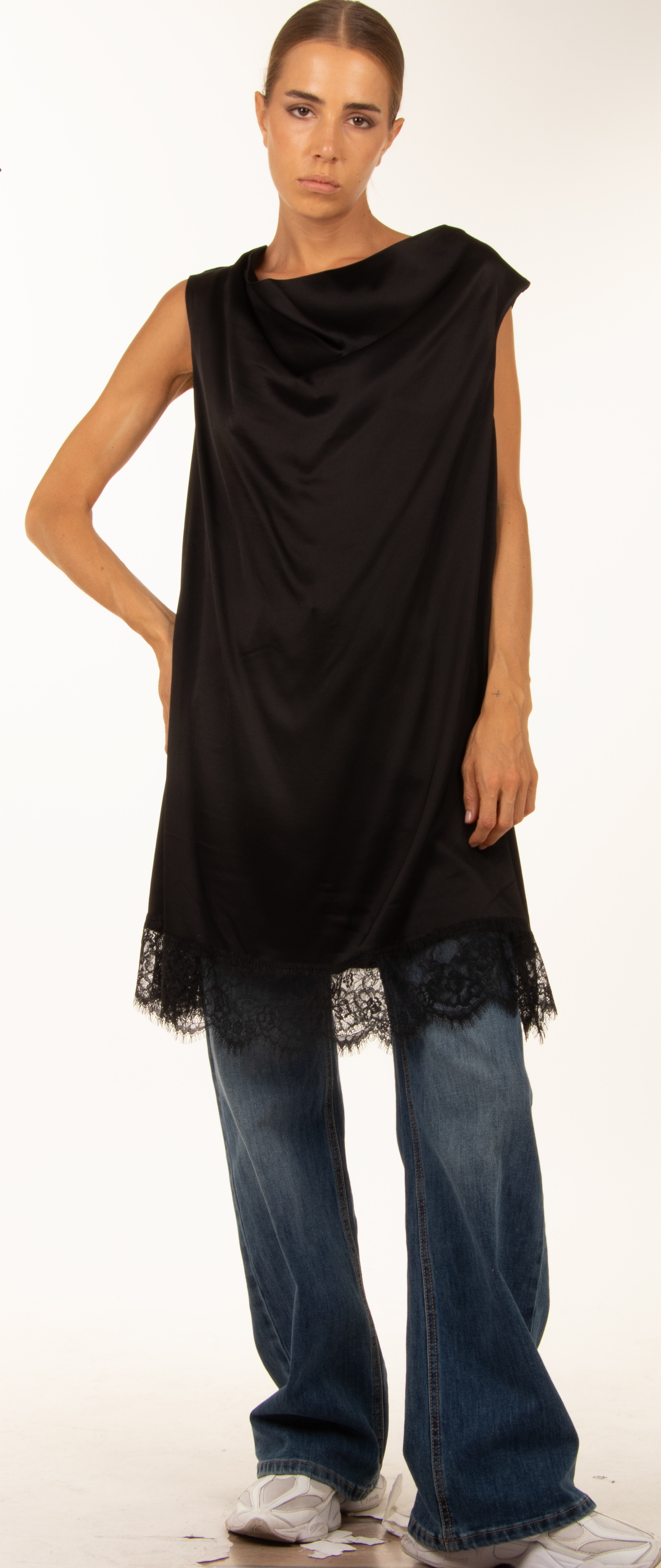 Tunika-Bluse mit Satinbesatz und Spitze