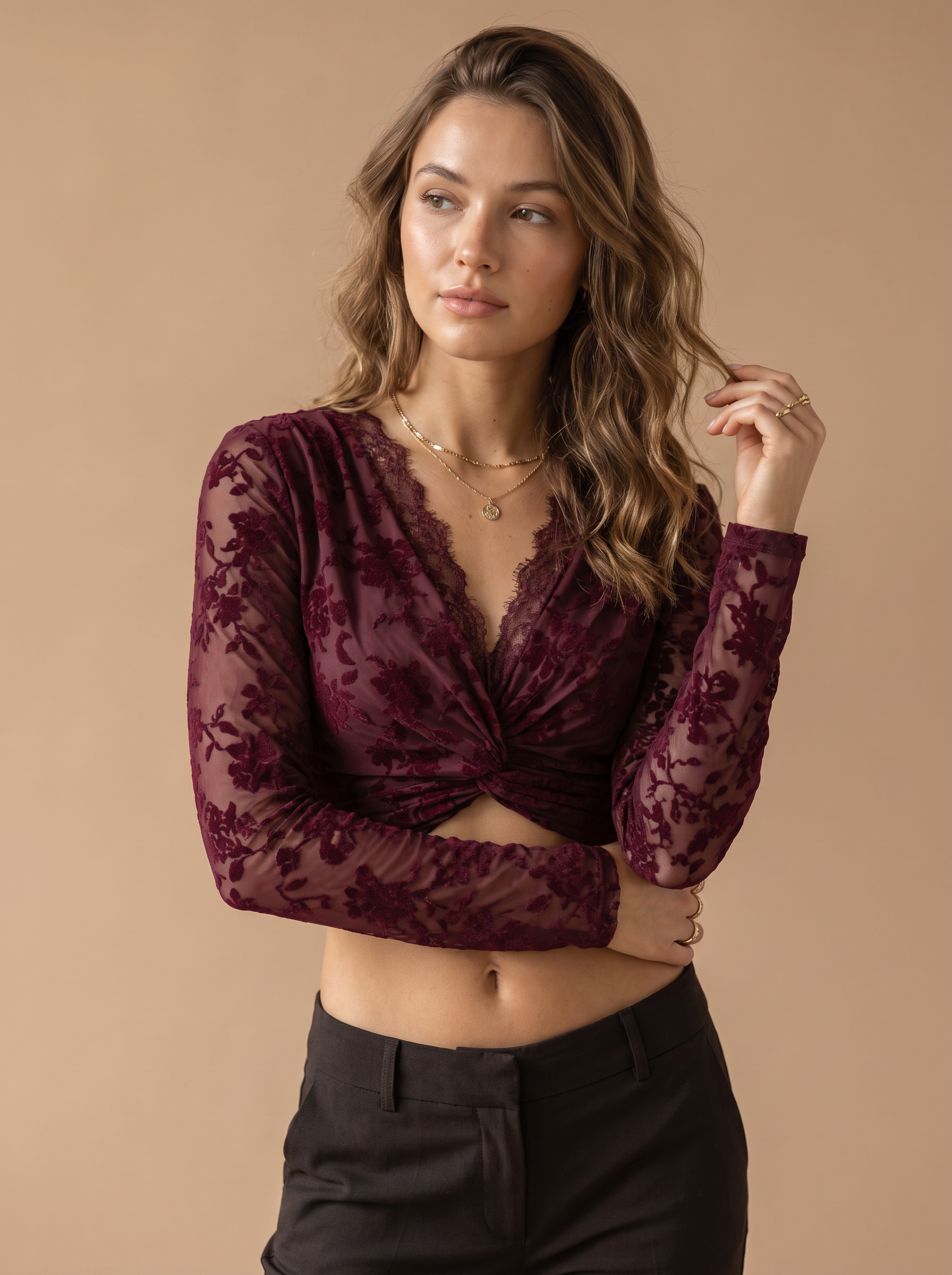 Crop-Lace-Top im Coquette-Stil