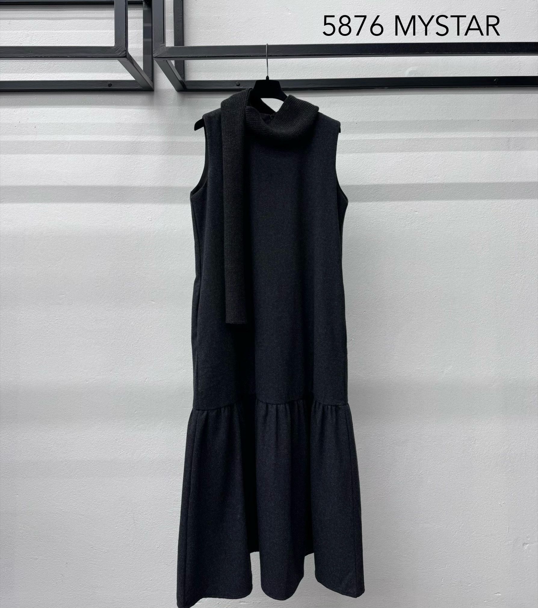 Midi-Kleid mit Volant