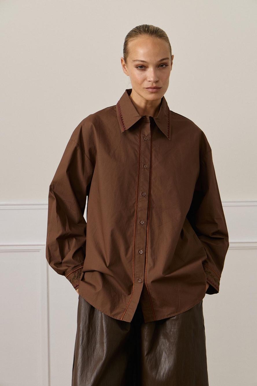 Oversize-Hemd mit Stickerei