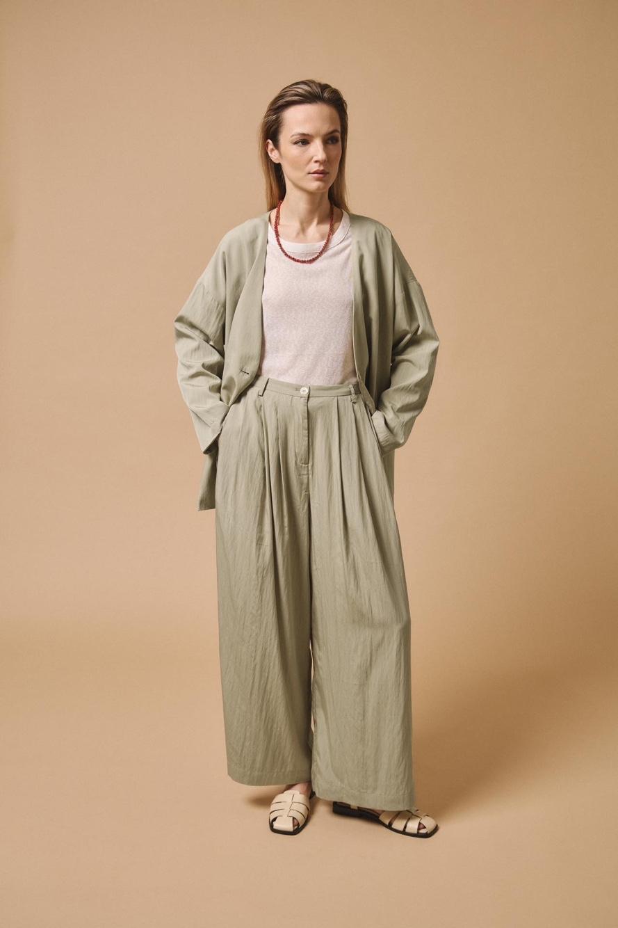 Weite Hose mit Falten